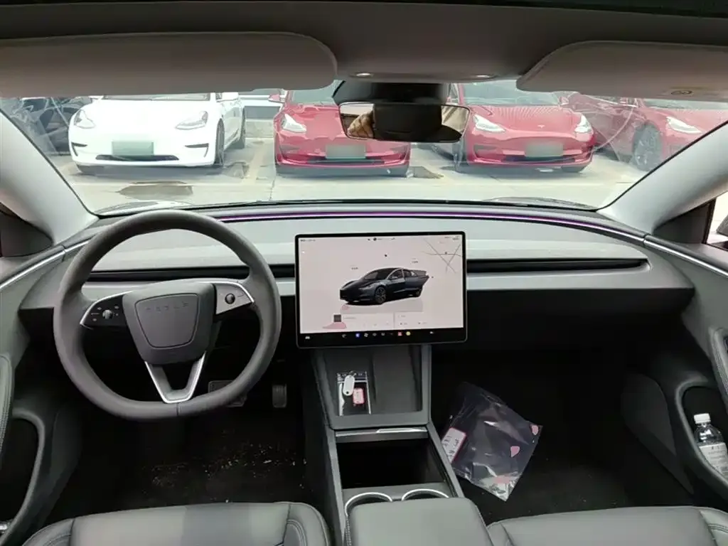 Tesla Model 3 — фото 10