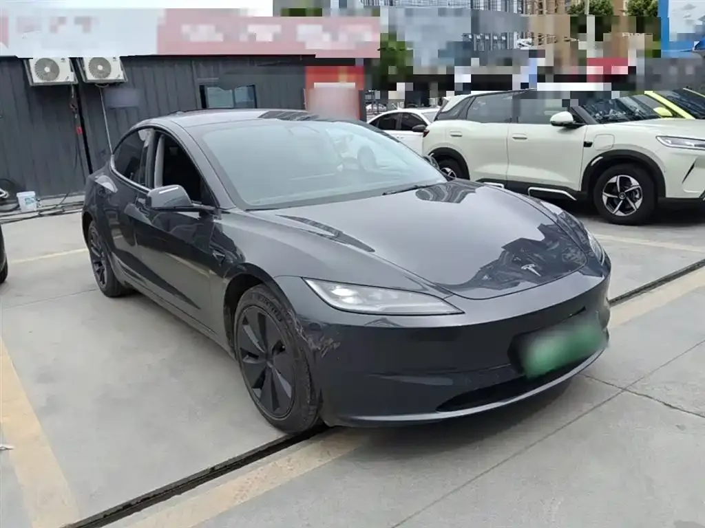 Tesla Model 3 — фото 9