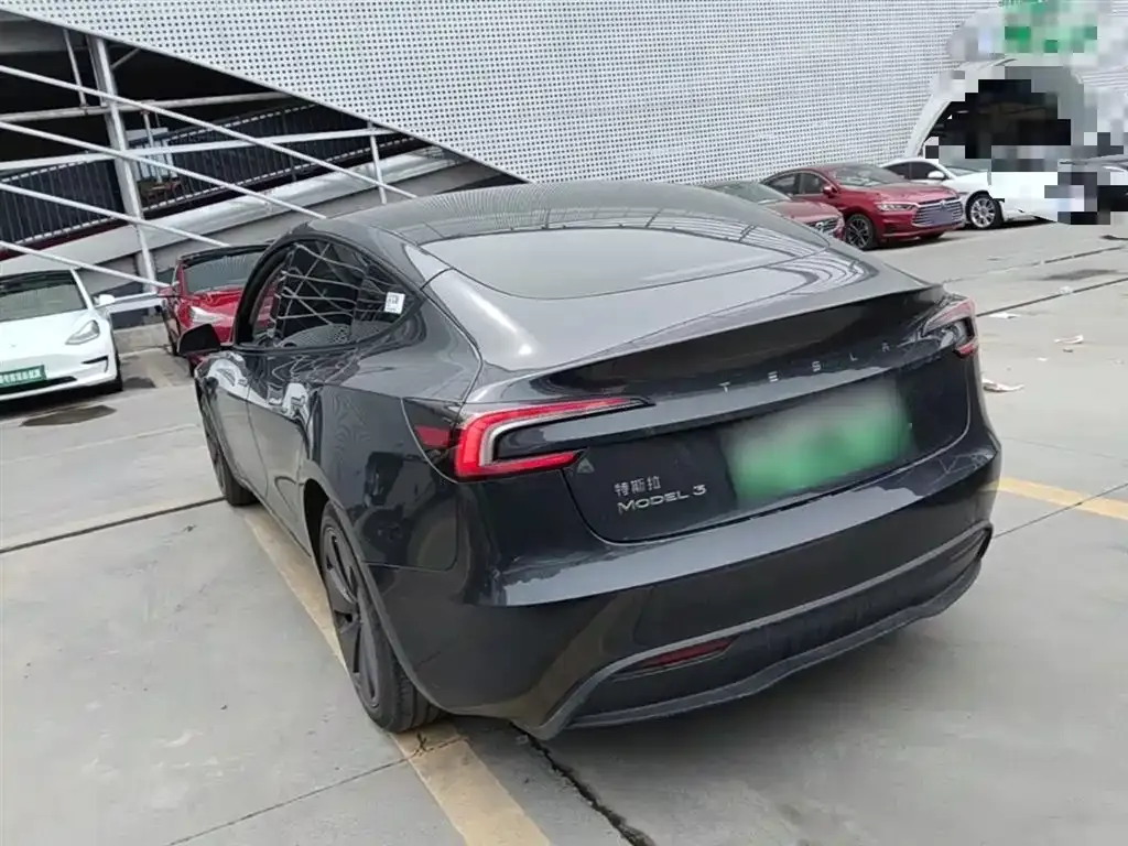 Tesla Model 3 — фото 6
