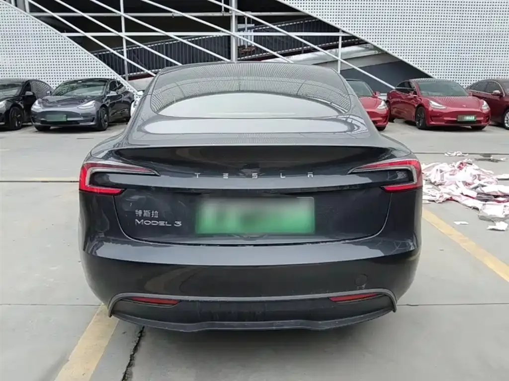 Tesla Model 3 — фото 4