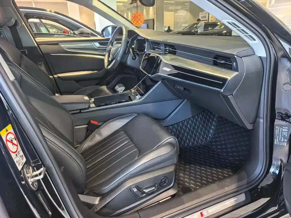 Audi A6L 2024 из CN, фото 5