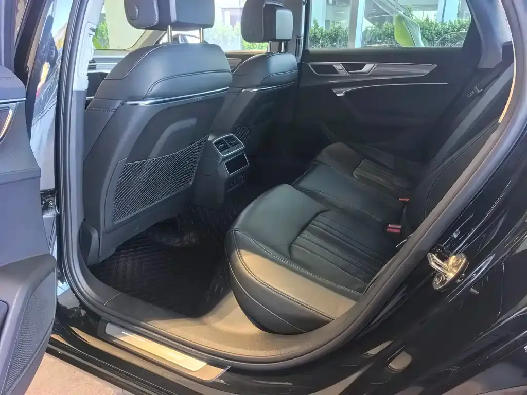 Audi A6L 2024 из CN, фото 10