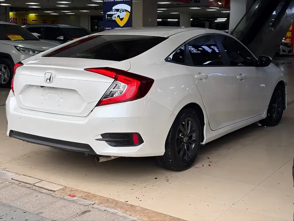 Honda Civic — фото 6