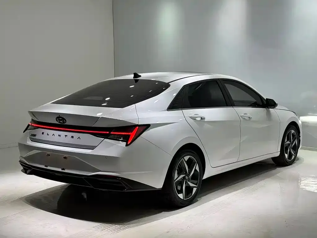 Hyundai Elantra 2023 из CN, фото 3
