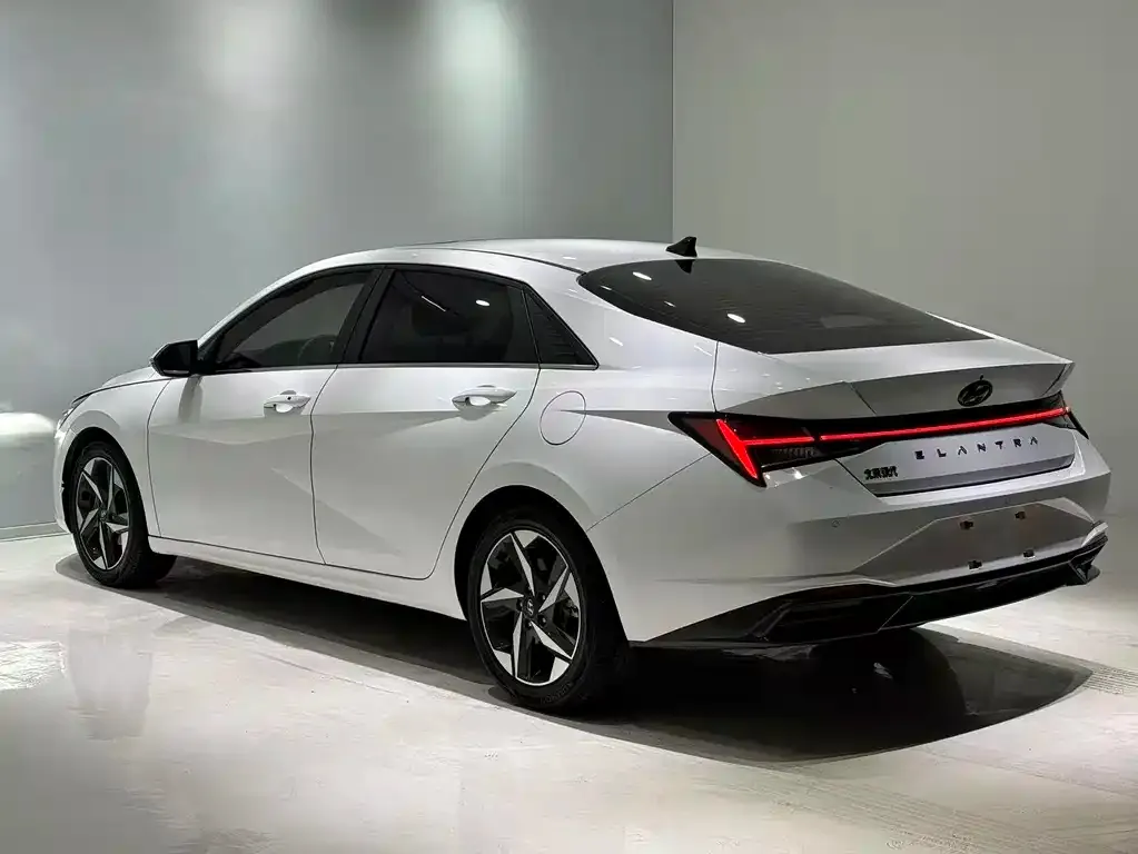 Hyundai Elantra 2023 из CN, фото 10