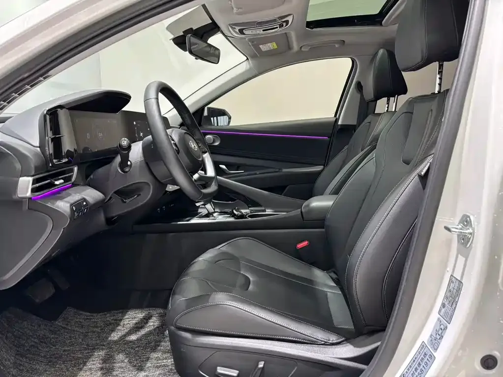 Hyundai Elantra 2023 из CN, фото 9
