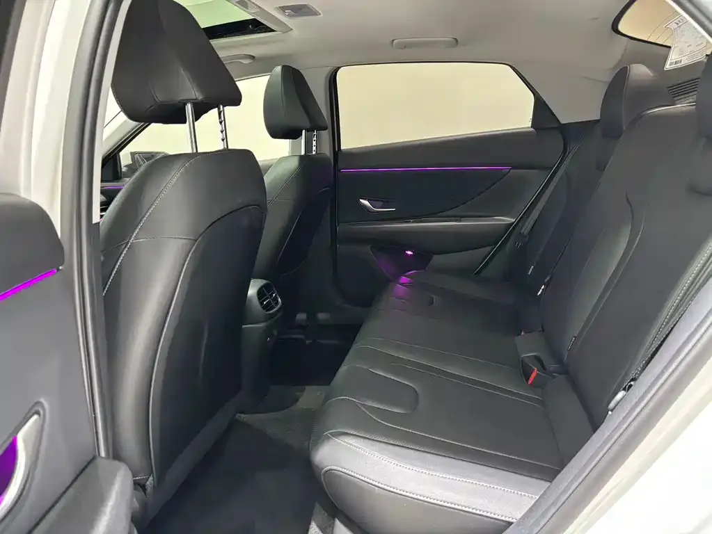 Hyundai Elantra 2023 из CN, фото 8