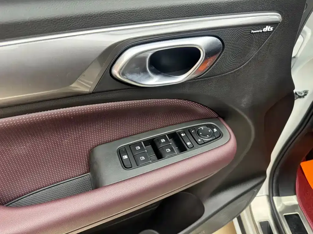 GAC Motor Trumpchi M6 — фото 9