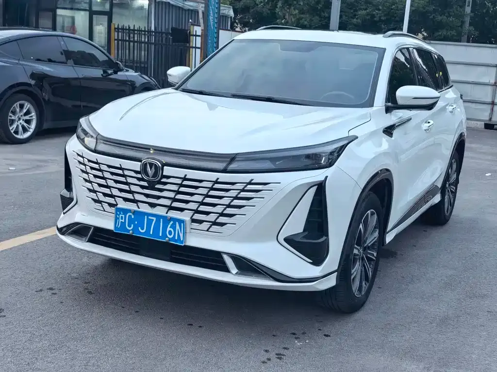 Changan CS75PLUS — фото 1