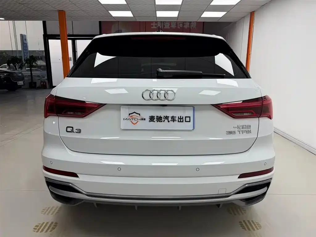Audi Q3 — фото 10