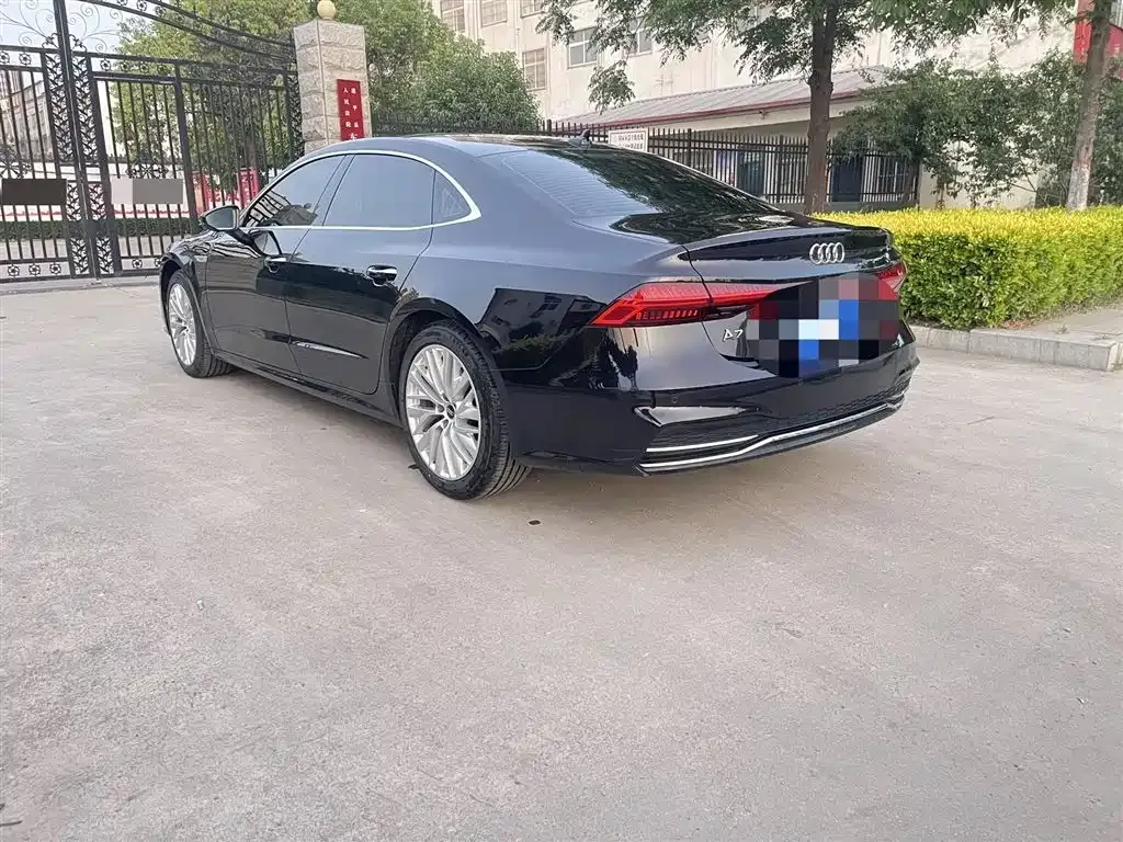 Audi A7L — фото 8