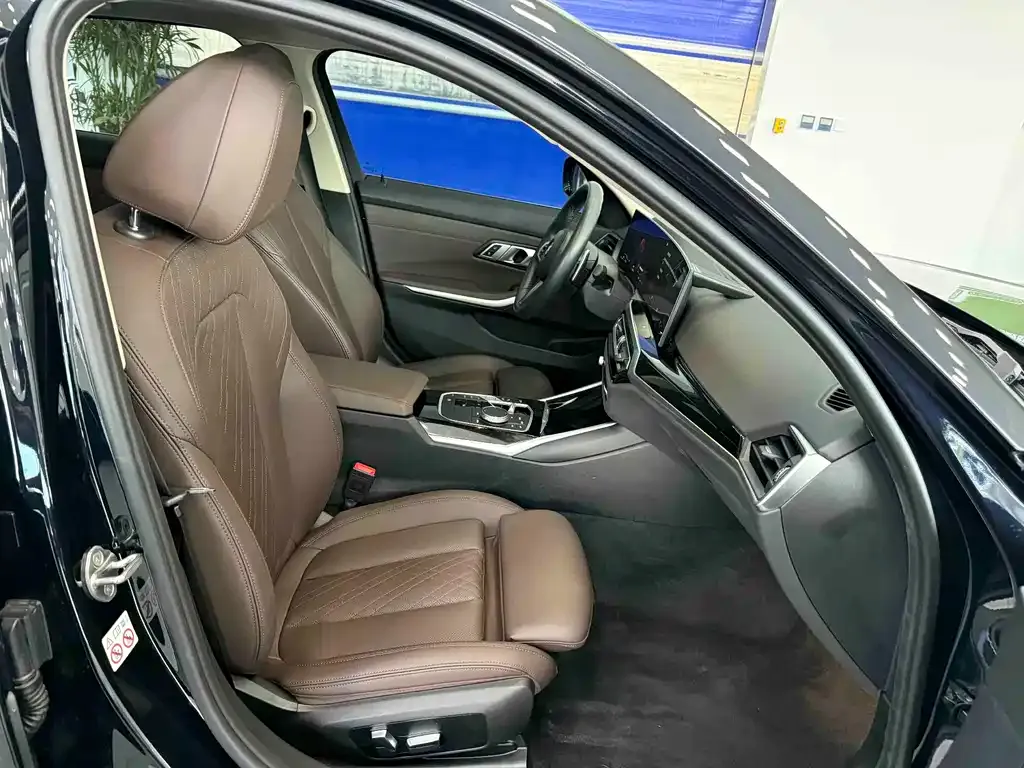 BMW 3 Series 2022 из CN, фото 10