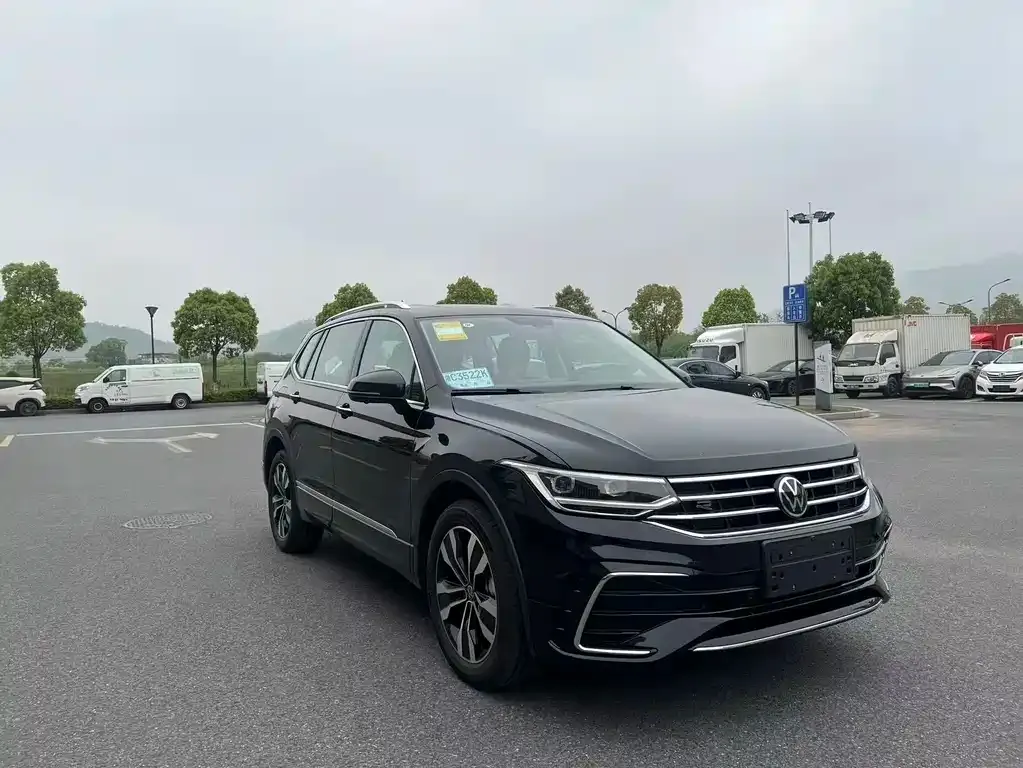 Volkswagen Tiguan L — фото 5