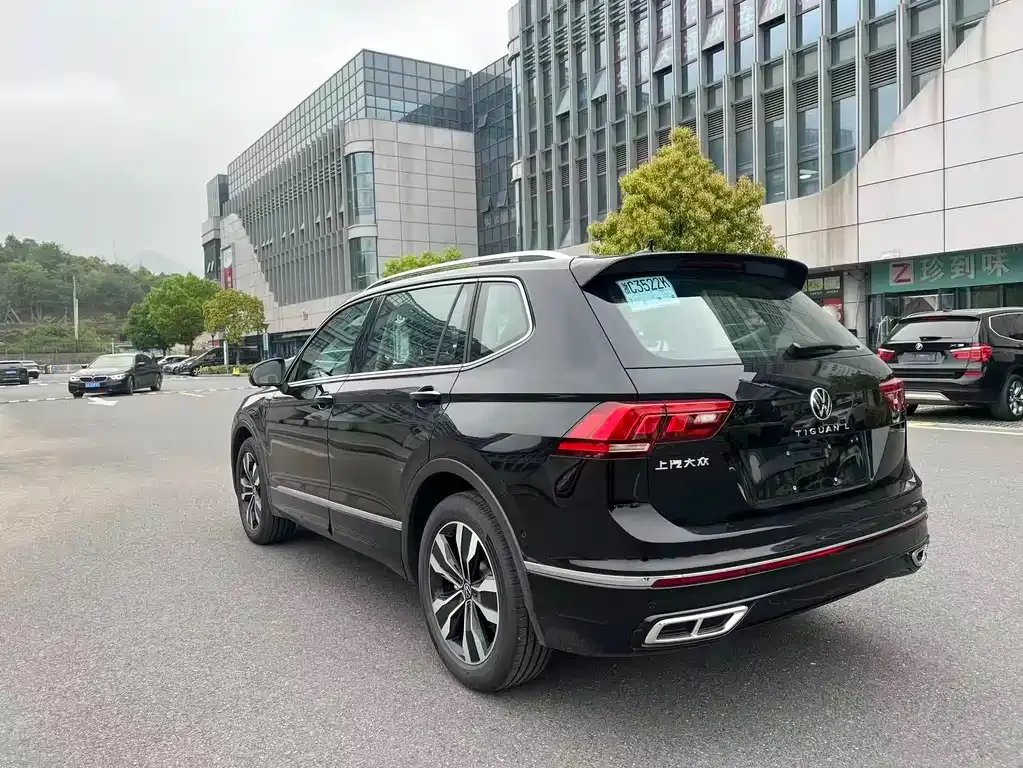 Volkswagen Tiguan L — фото 4