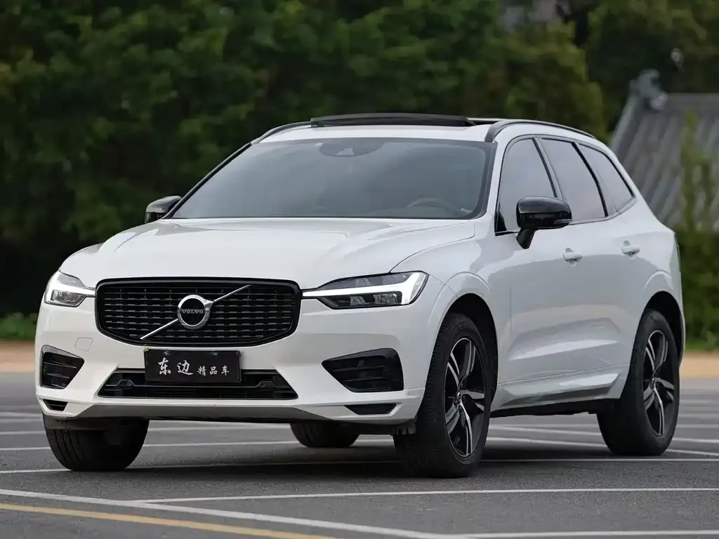 Volvo XC60 — фото 1