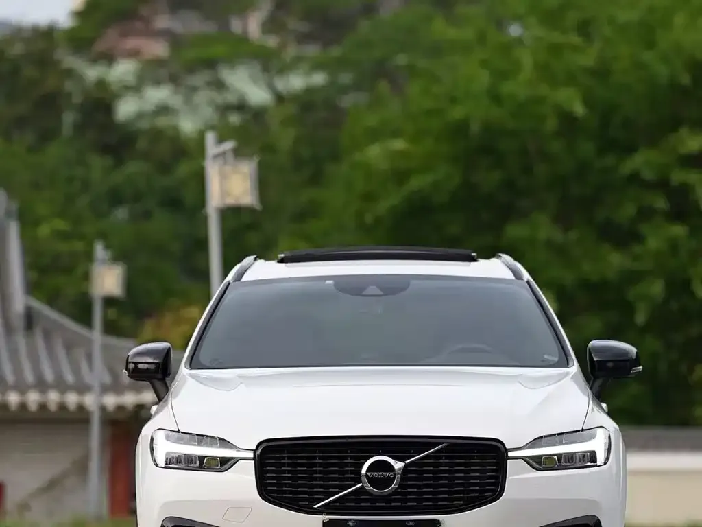 Volvo XC60 — фото 2