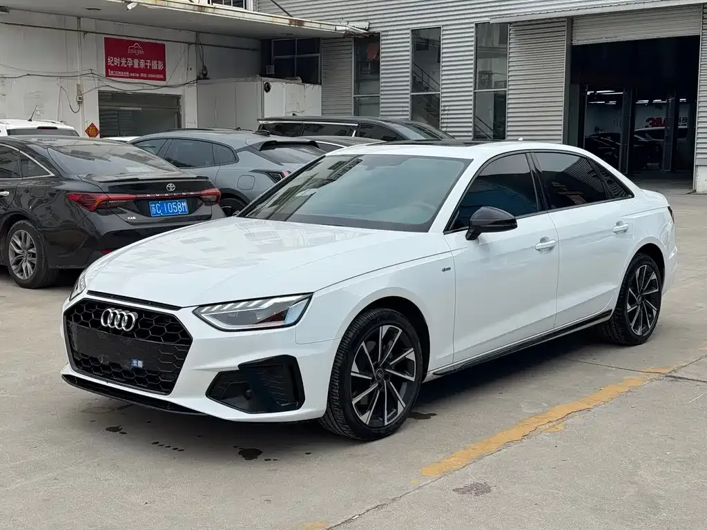 Audi A4L 2023 из CN, фото 1