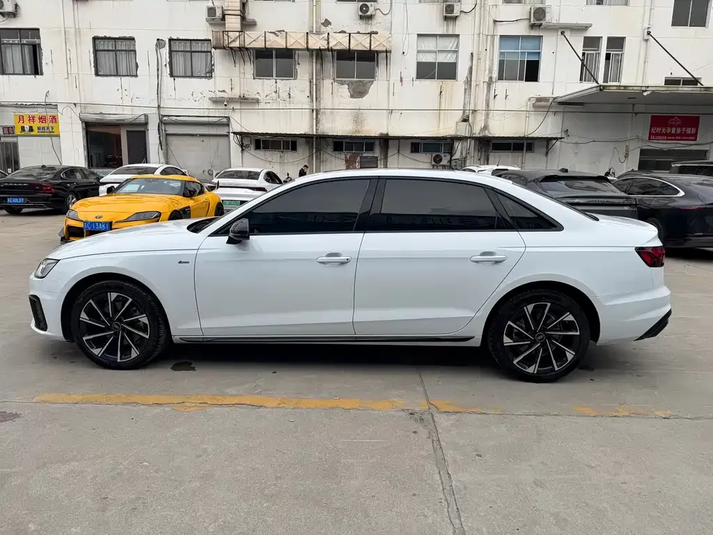 Audi A4L 2023 из CN, фото 7