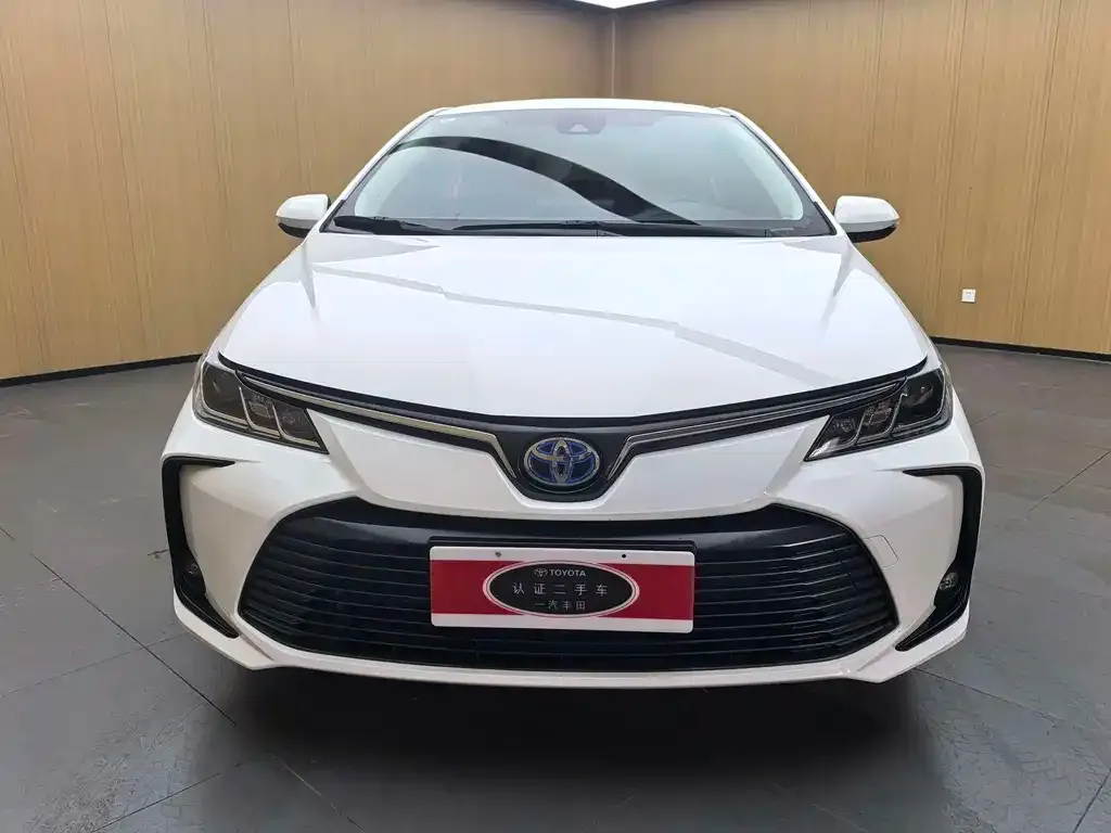 Toyota Corolla — фото 9