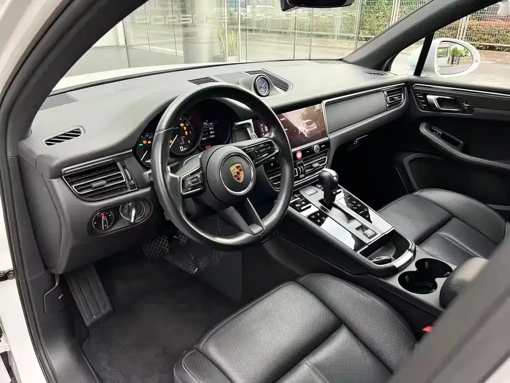 Porsche Macan — фото 10