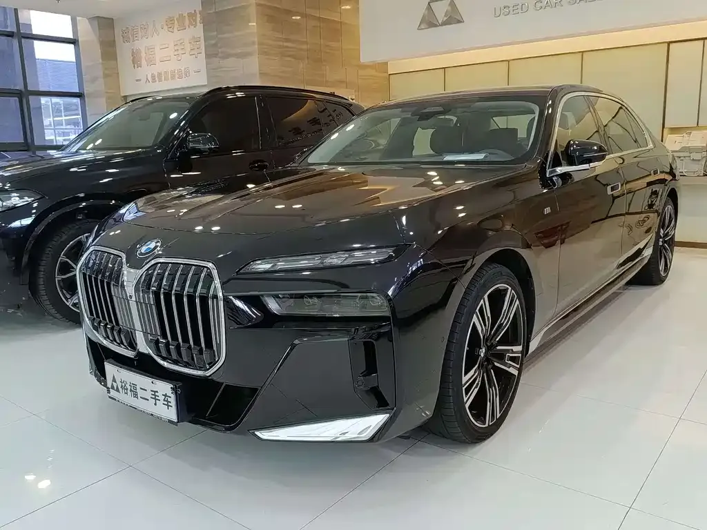 BMW 7 Series 2024 из CN, фото 1