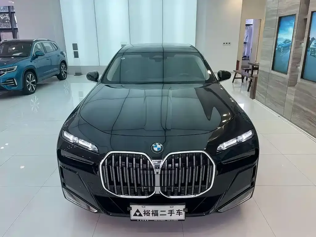 BMW 7 Series 2024 из CN, фото 9