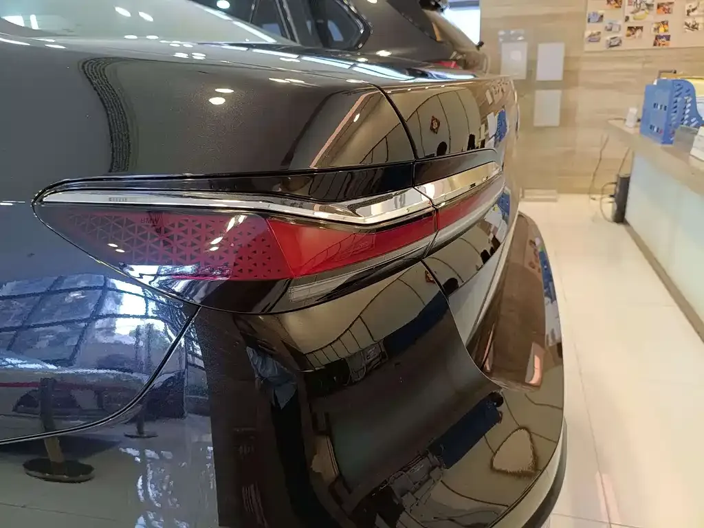BMW 7 Series 2024 из CN, фото 4