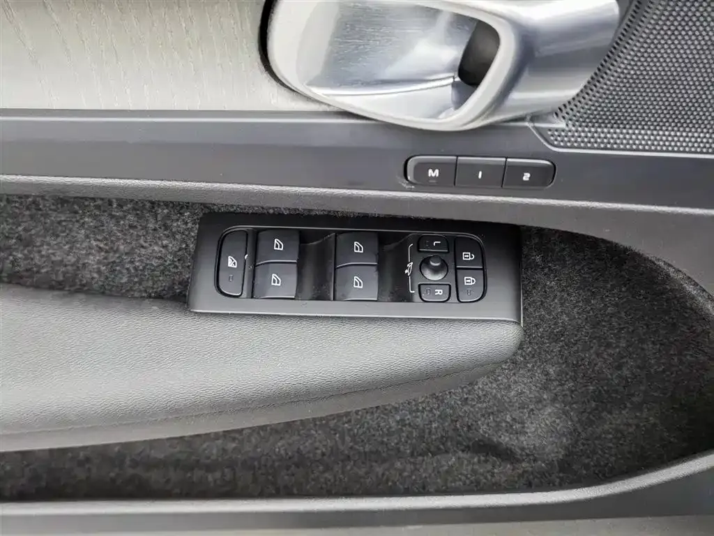 Volvo XC40 2023 из CN, фото 9