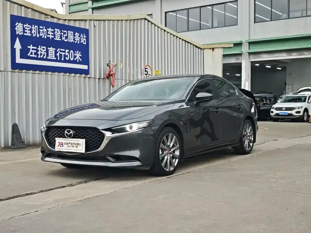 Mazda 3 Axela — фото 1