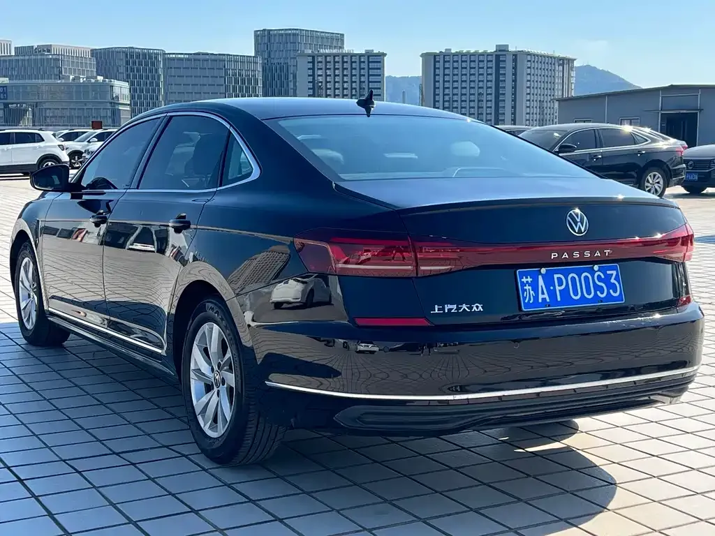 Volkswagen Passat — фото 8