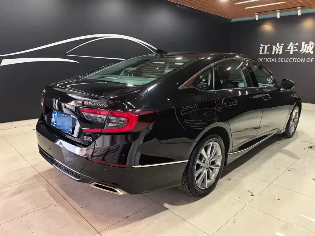 Honda Accord — фото 7