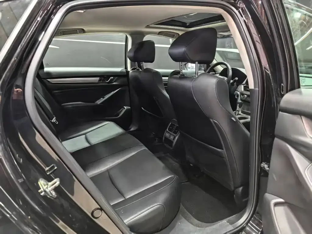 Honda Accord — фото 2