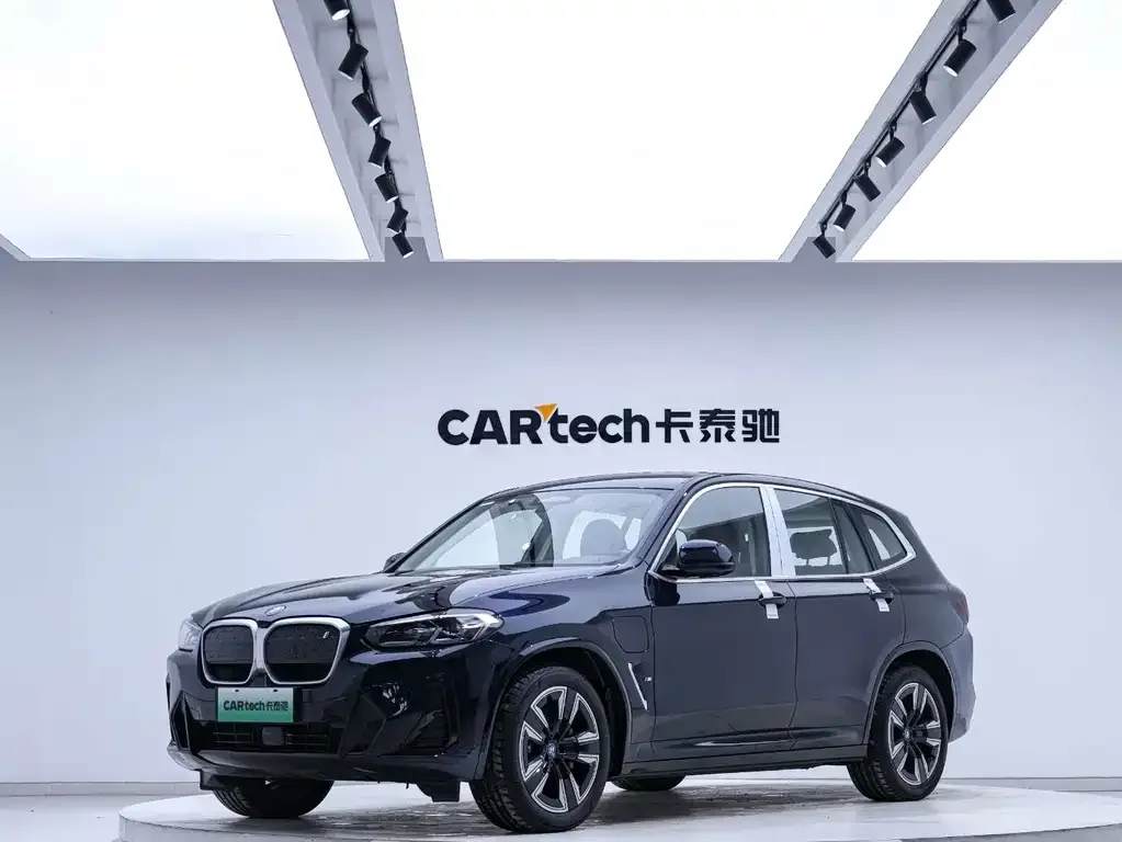 BMW iX3 — фото 1