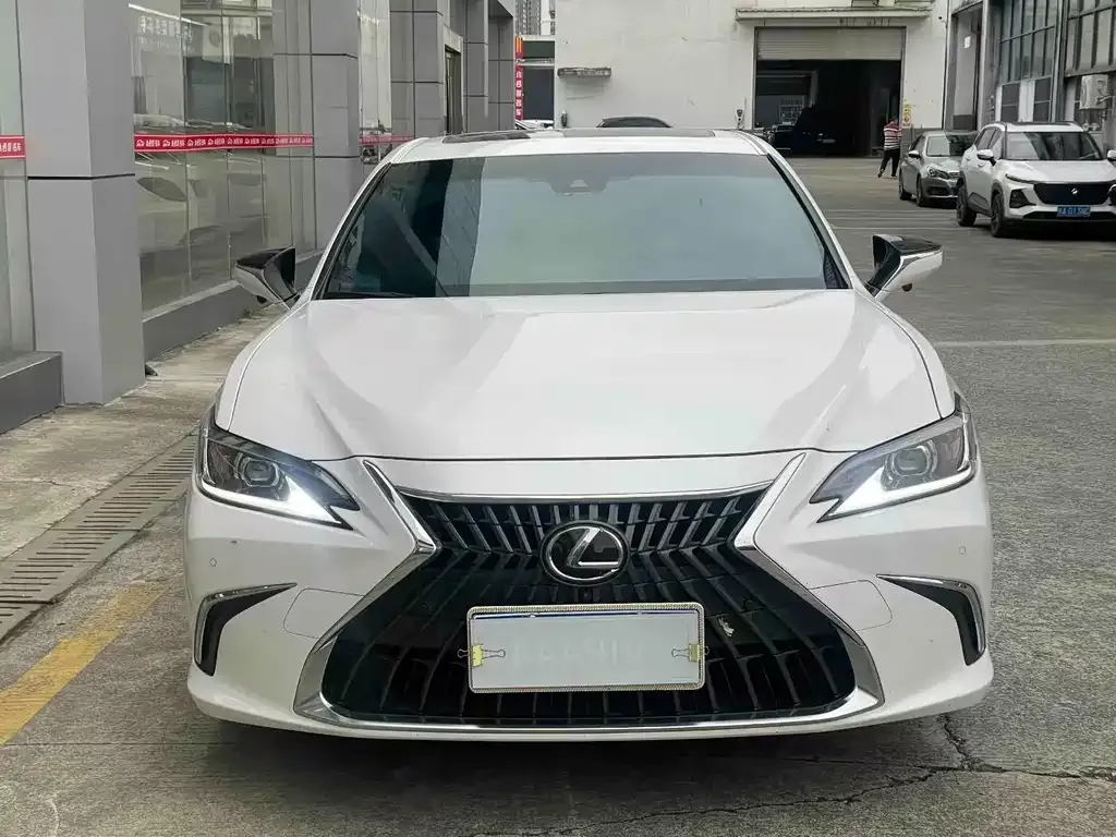 Lexus ES 2022 из CN, фото 8