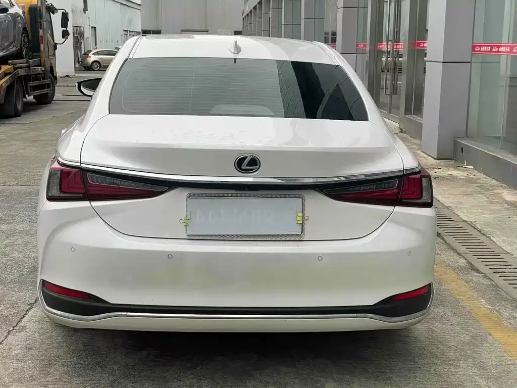 Lexus ES 2022 из CN, фото 6