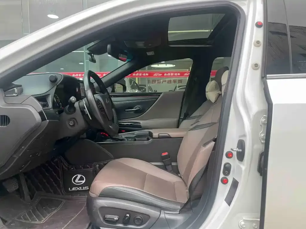 Lexus ES 2022 из CN, фото 2