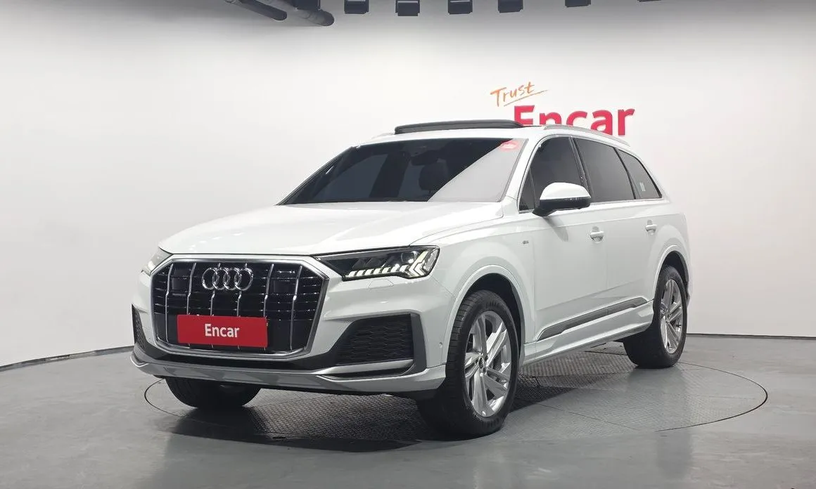 Audi Q7 — фото 1