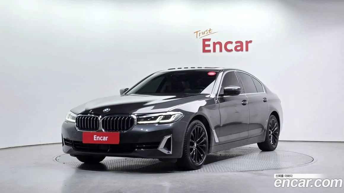 BMW 5-Series 530i xDrive Luxury 1