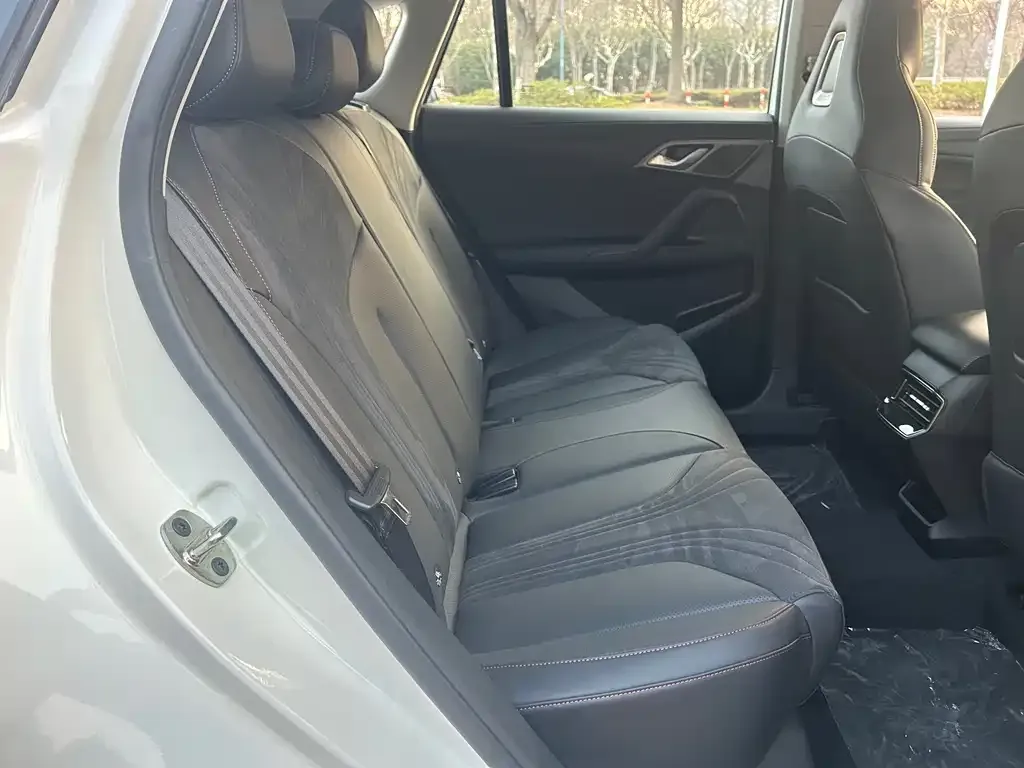 Roewe D5X DMH 2026 из CN, фото 2