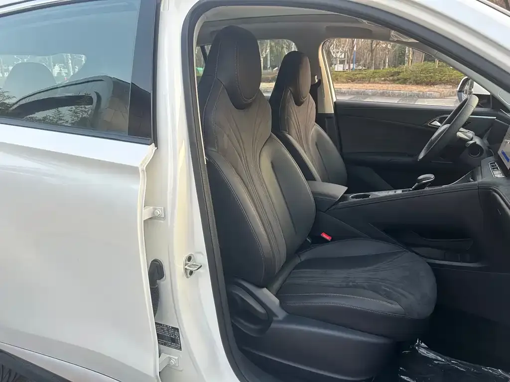 Roewe D5X DMH 2026 из CN, фото 3