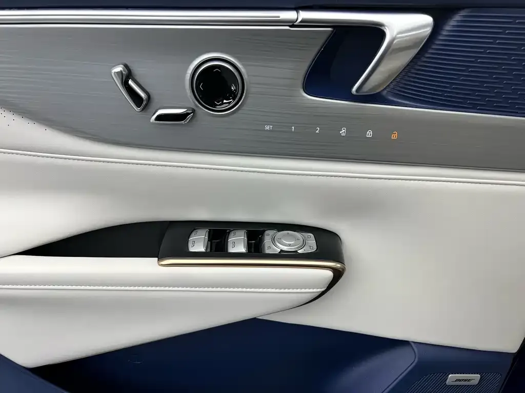 Buick GL8 Hybrid — фото 2