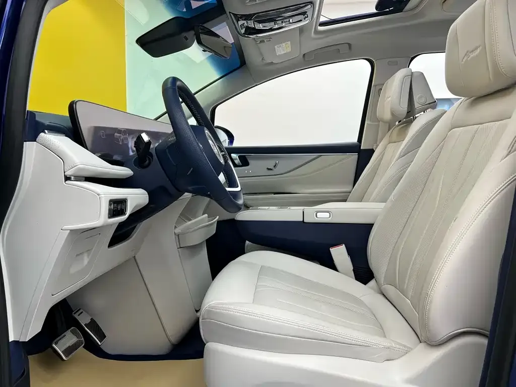 Buick GL8 Hybrid — фото 5