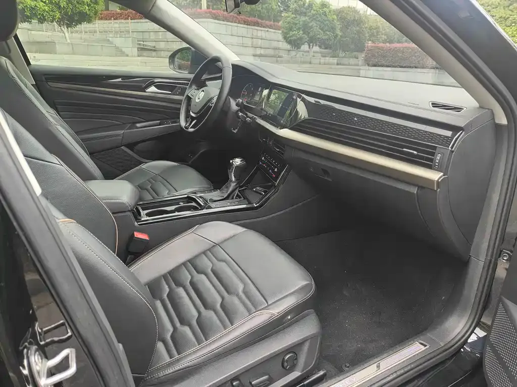 Volkswagen Passat New Energy 2021 из CN, фото 4
