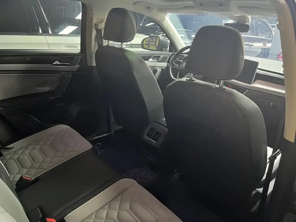 Volkswagen Tayron 2023 из CN, фото 4