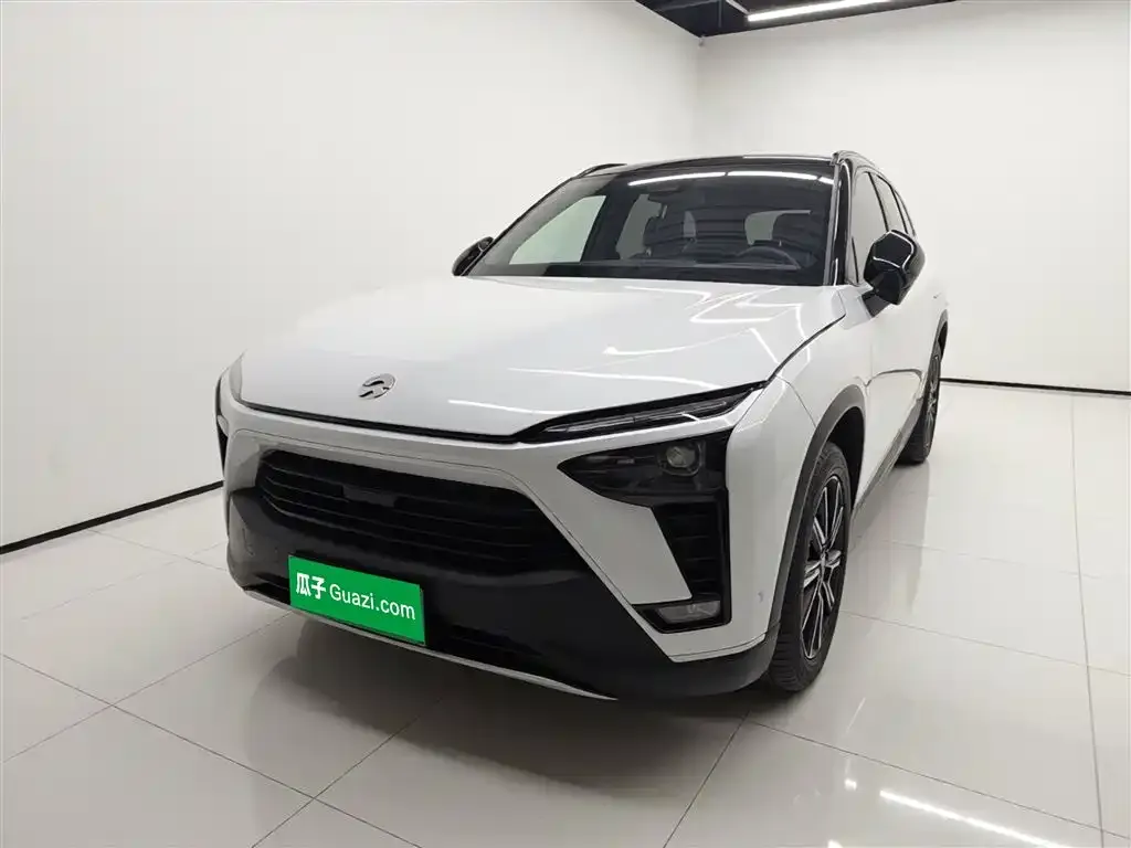 NIO ES8