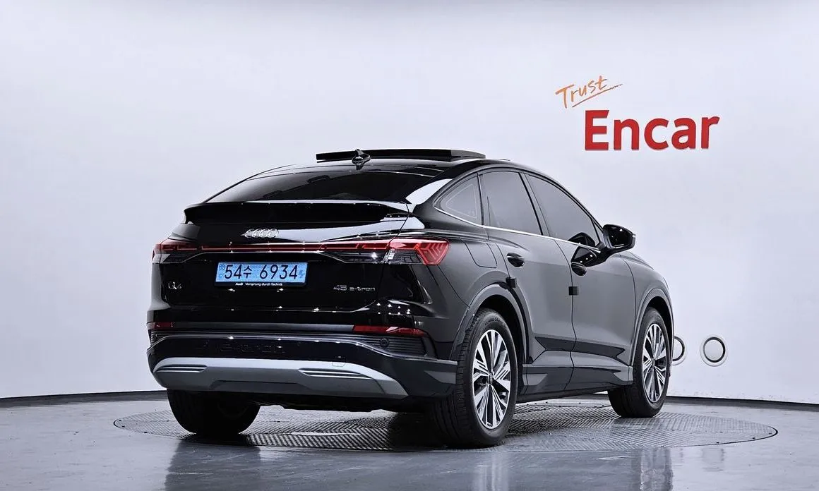 Audi Q4 e-tron 2025 из KR, фото 3
