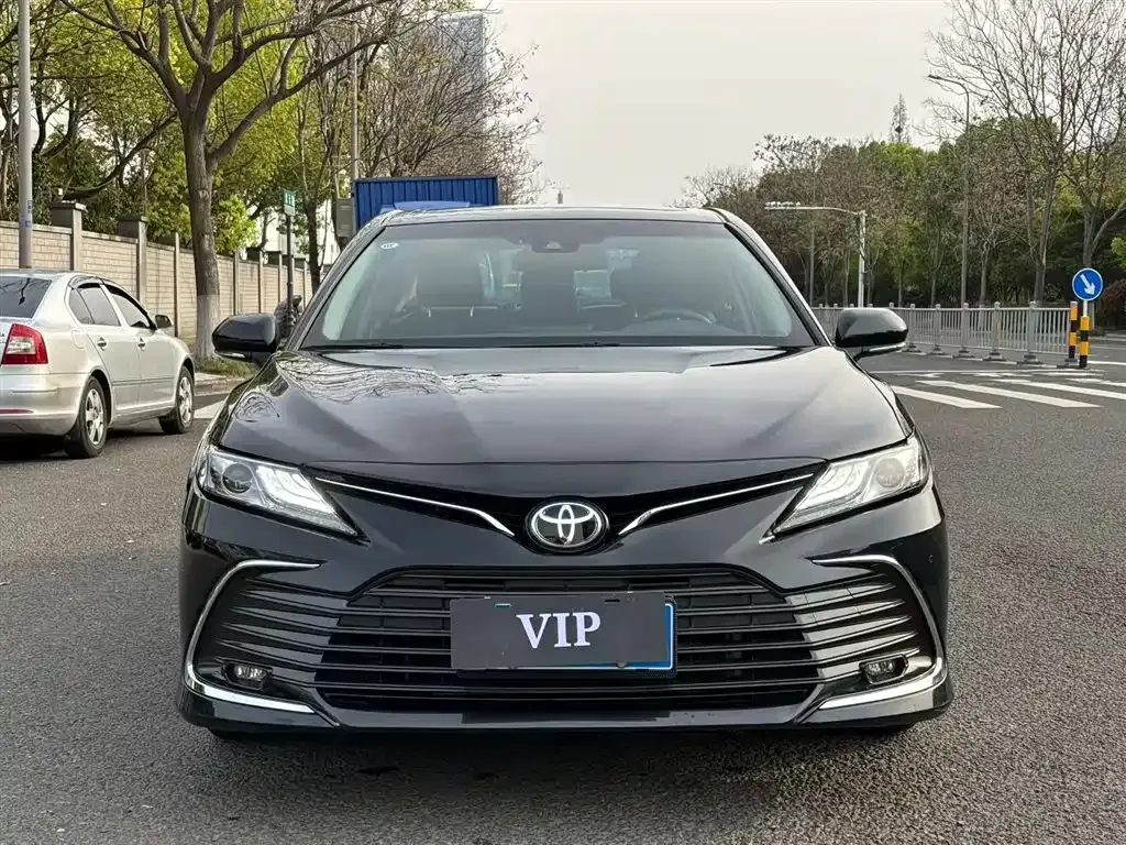 Toyota Camry — фото 3