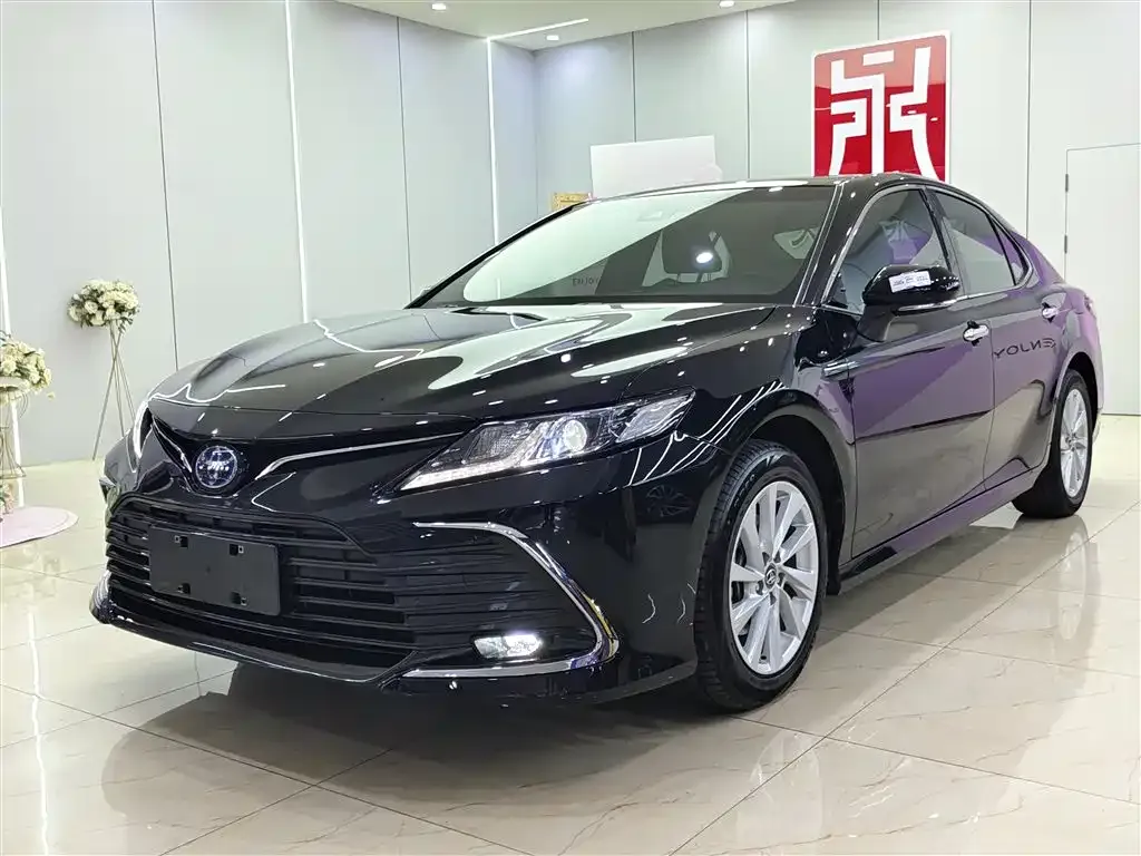 Toyota Camry 2023 из CN, фото 1