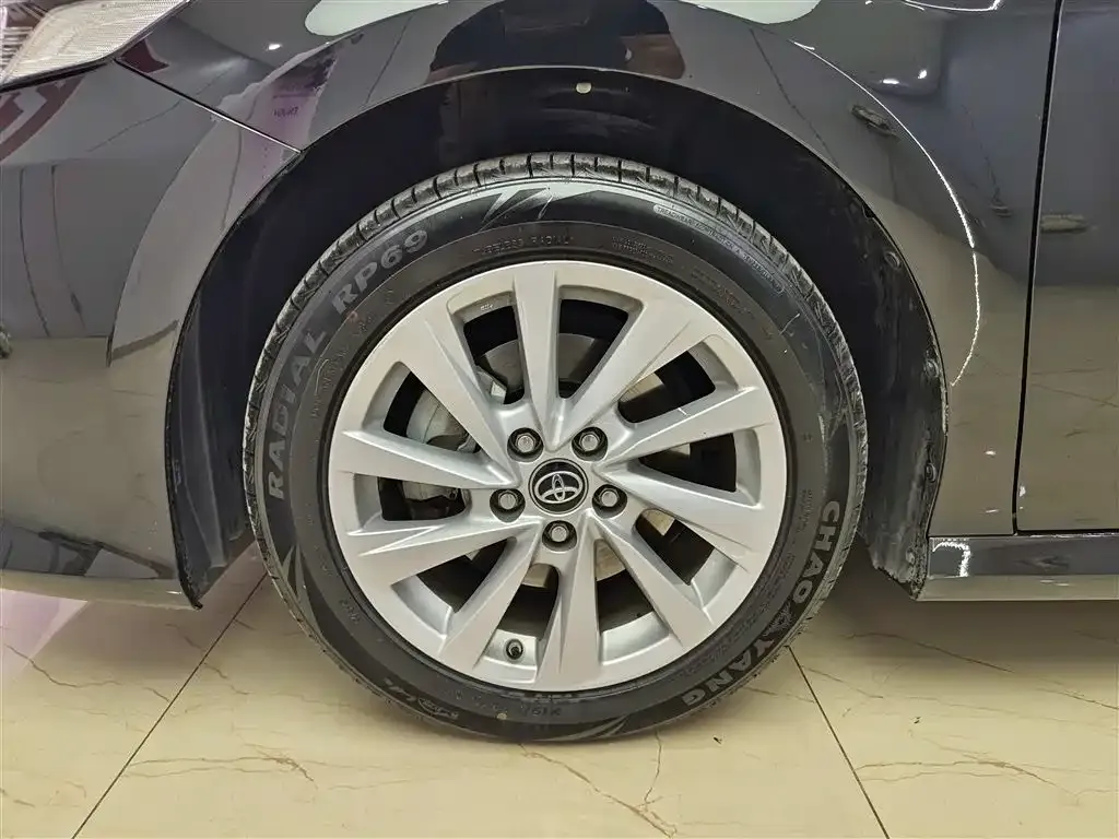 Toyota Camry 2023 из CN, фото 9