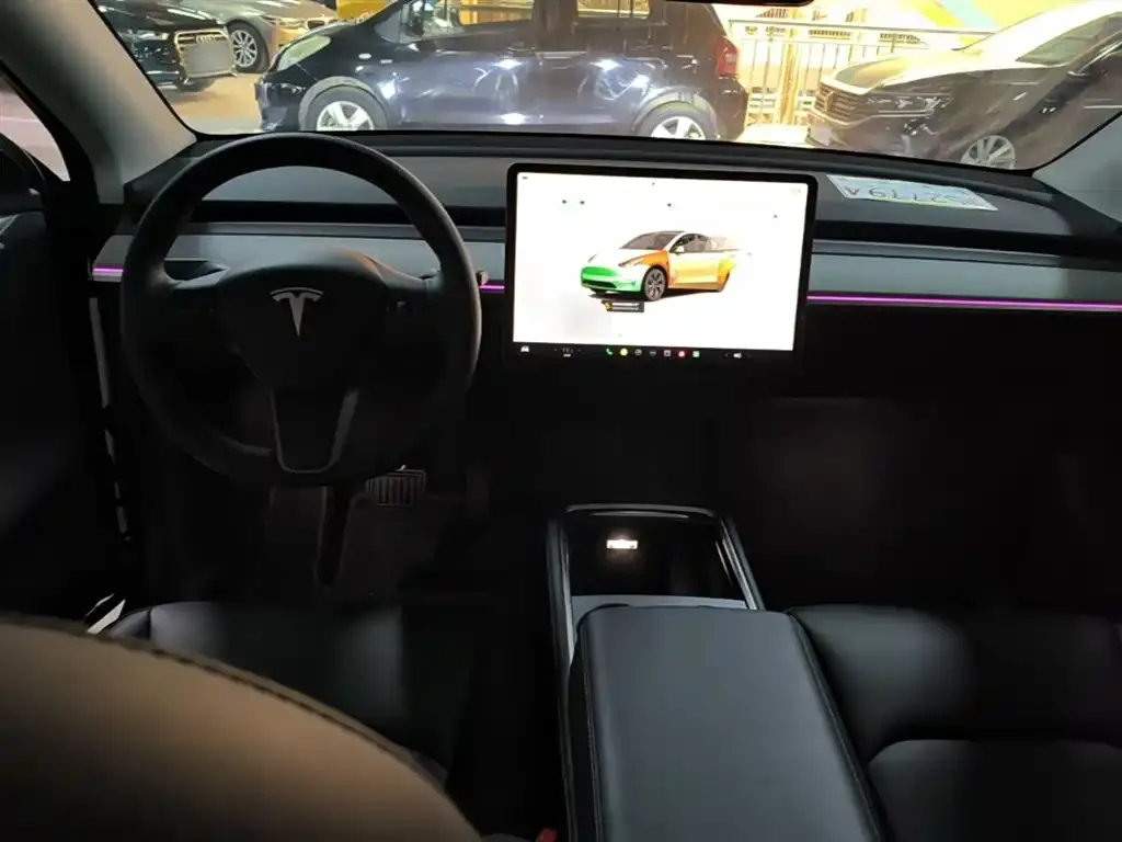Tesla Model Y — фото 6